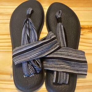 Sanuk sandals